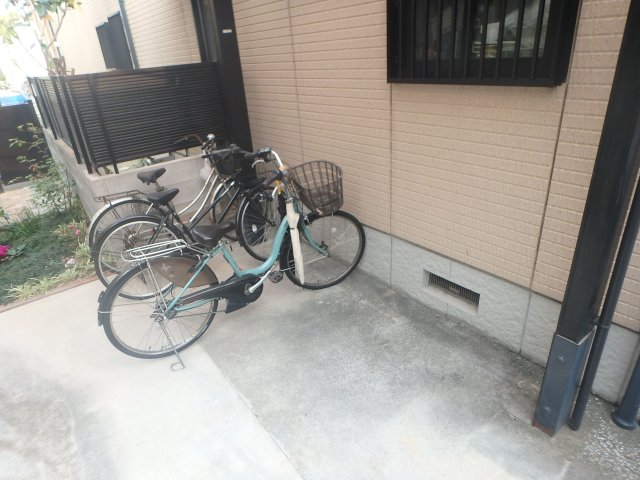 その他共有部分　自転車置場あります。