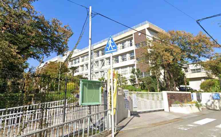 中学校　第二中学校（中学校）まで489m