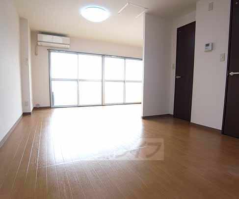 居室・リビング　広いお部屋です。