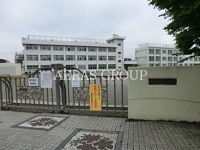 小学校　狭山市立奥富小学校（小学校）まで882m