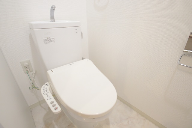 トイレ　※別室の参考写真の為、現況優先です。