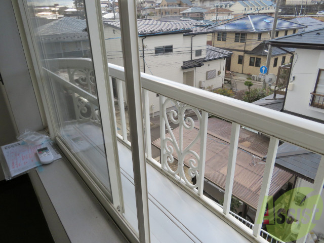 バルコニー　こちらはバルコニー。洗濯物が干せるようになっています。