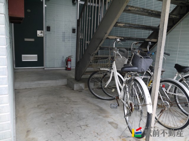 ロビー　自転車も置けます☆