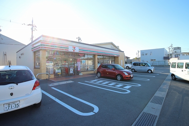 コンビニ　セブンイレブン富山附属学園前店（コンビニ）まで450m