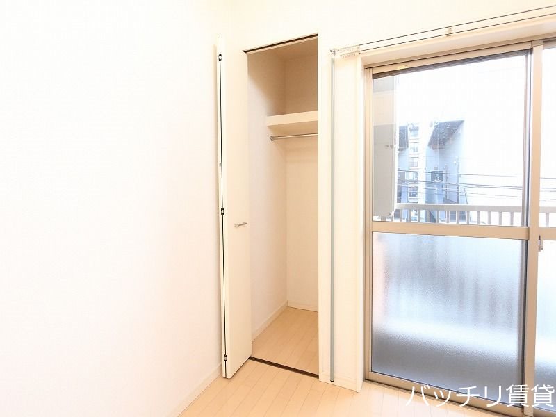 収納　別号室タイプの為、現状を優先致します。