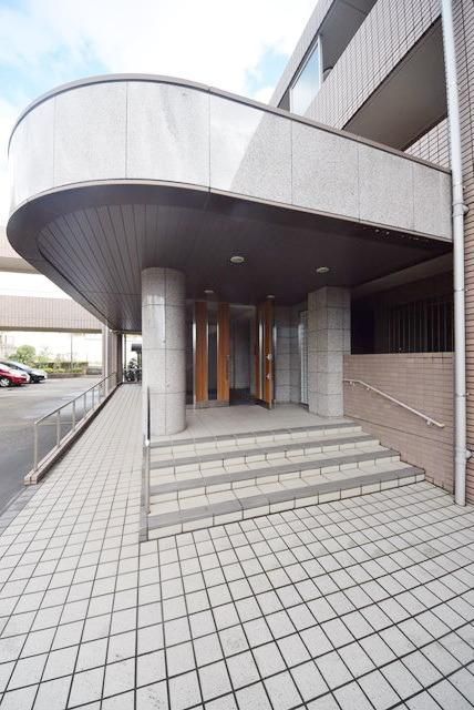 エントランス　★駅徒歩圏内★