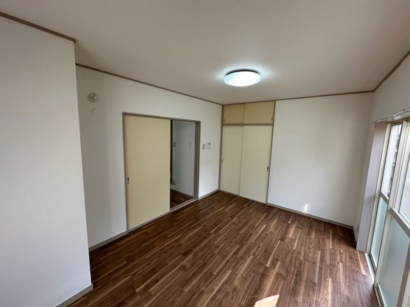 居室・リビング　スタンダードな洋室です