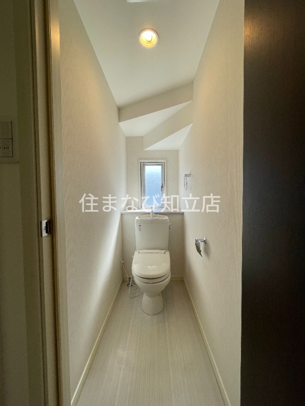 トイレ　清掃前　同型別部屋写真