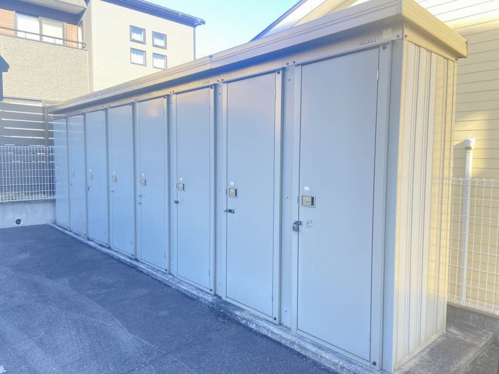 建物外観　ストッカー