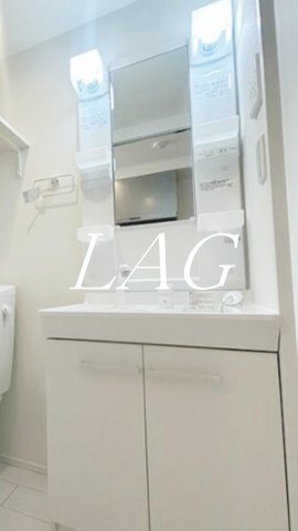 洗面設備　独立洗面台になります。