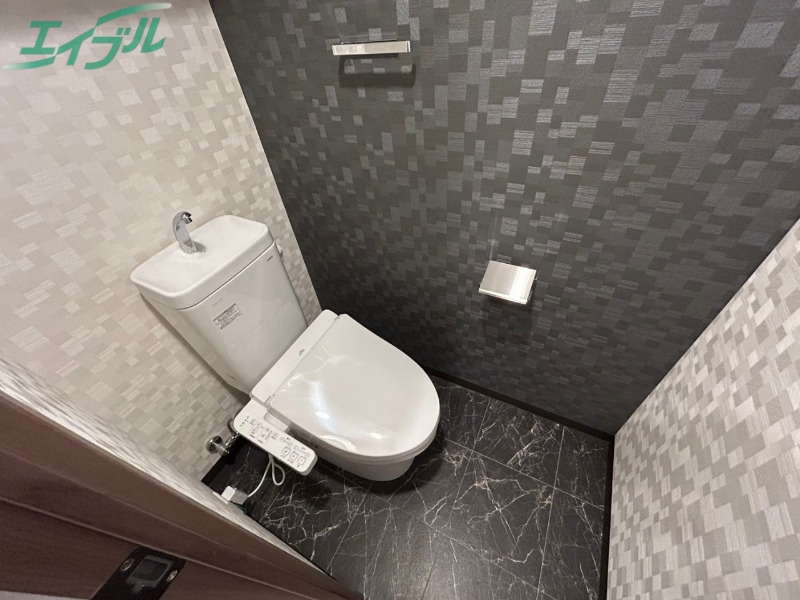 トイレ　別部屋同タイプ