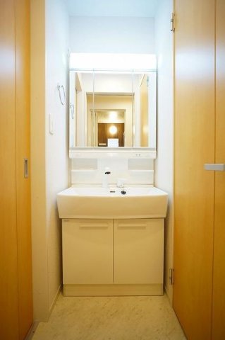 洗面設備　コンパクトで使いやすい洗面所