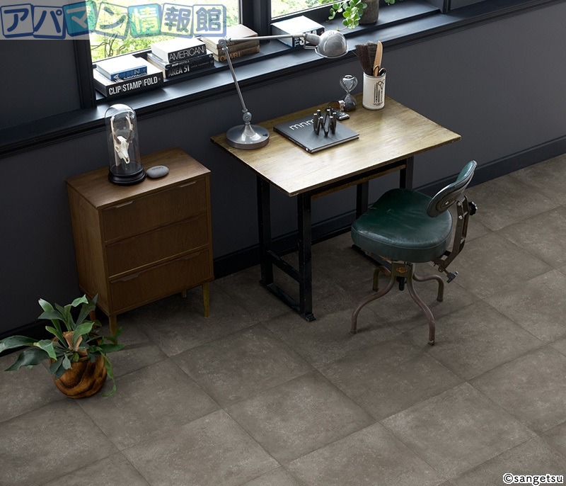 眺望　※玄関床材