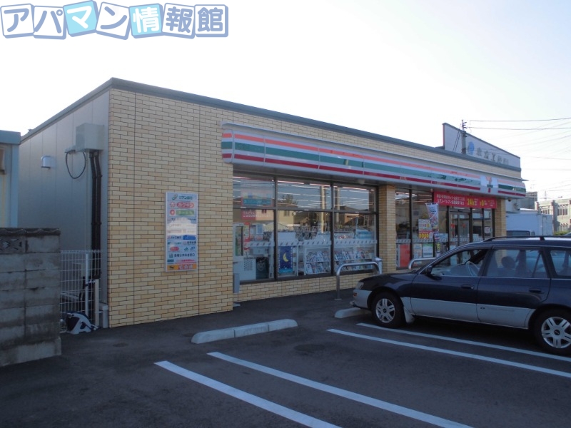 コンビニ　セブンイレブン新潟元町店（コンビニ）まで387m