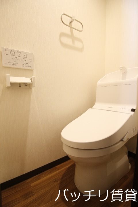 トイレ　同型タイプの為、現状を優先いたします。