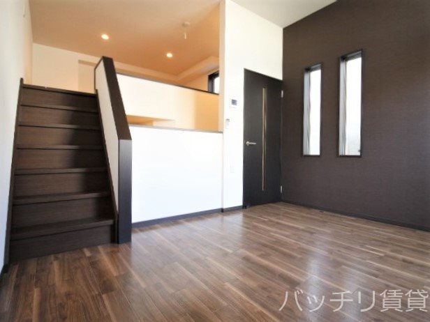 居室・リビング　同型タイプの為、現状を優先いたします。