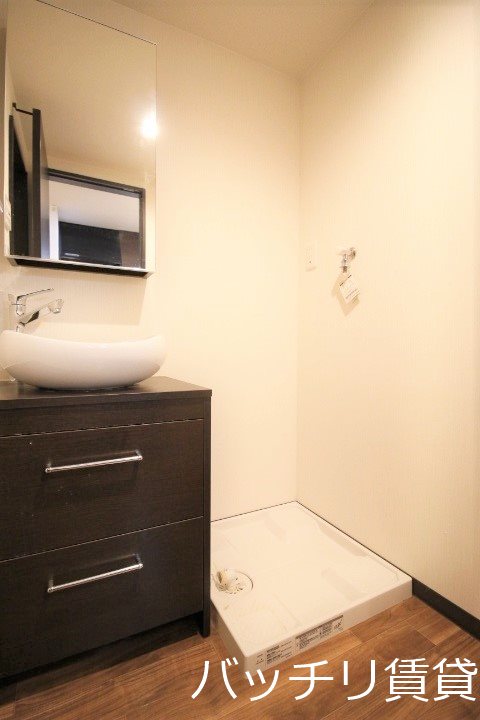 洗面設備　同型タイプの為、現状を優先いたします。