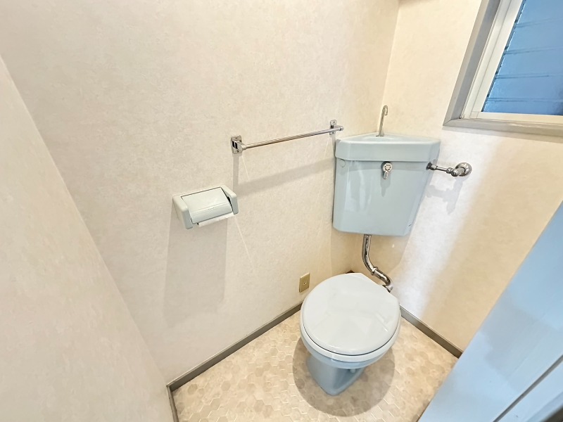 トイレ　別号室