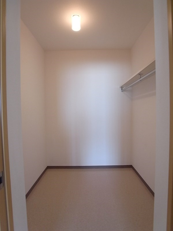 収納　WIC　写真は全て反転