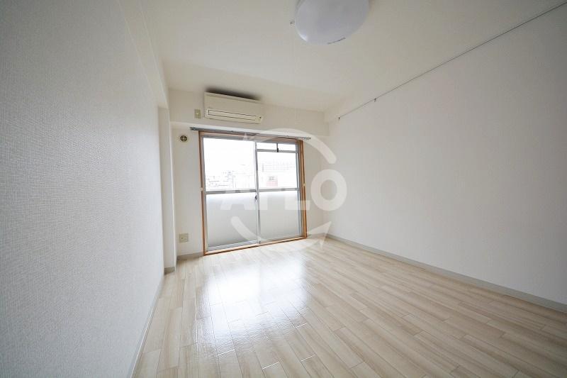 居室・リビング　アーデン森ノ宮　明るく開放的な室内