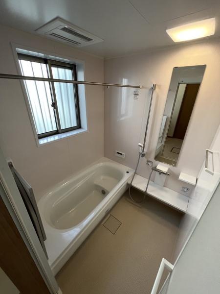 バス・シャワールーム　広々1坪タイプのバスルーム