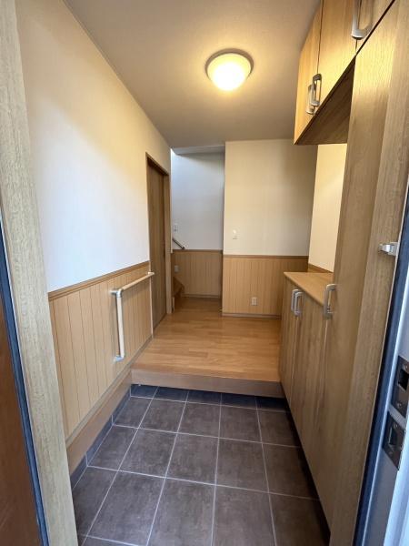 玄関　広々した玄関ホール