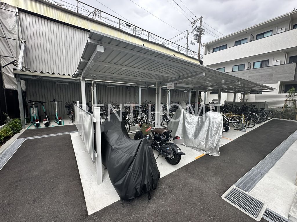 その他共有部分　バイク置場あります(空きはご確認ください)