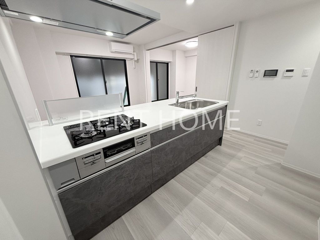 キッチン　対面式3口システムキッチン