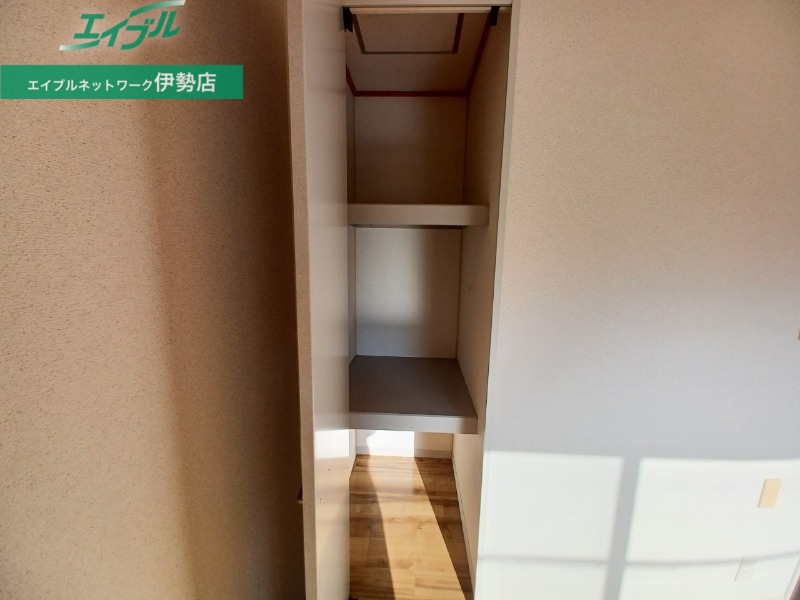 収納　同型参考写真