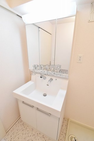 洗面設備　シャワー付洗面台