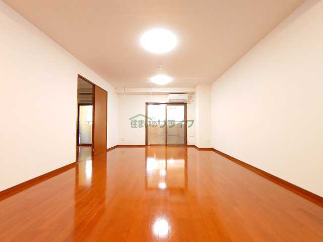 居室・リビング　ソリッド大橋