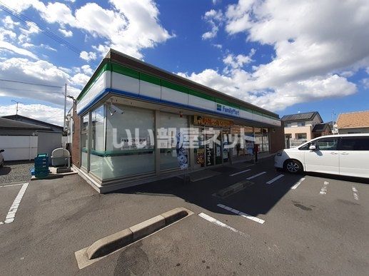 コンビニ　ファミリーマート　大川やまざくら通店（コンビニ）まで57m