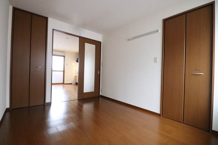 居室・リビング　※同タイプの部屋写真です