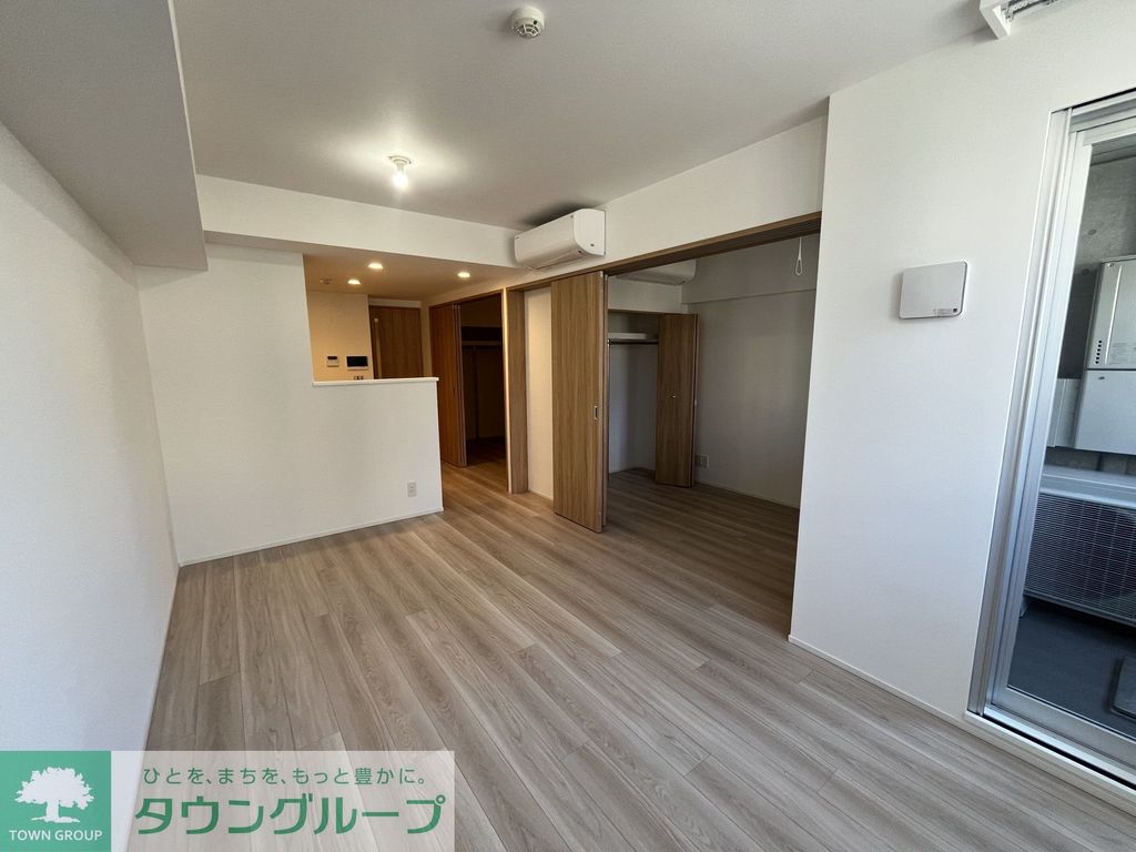 居室・リビング　エントランス