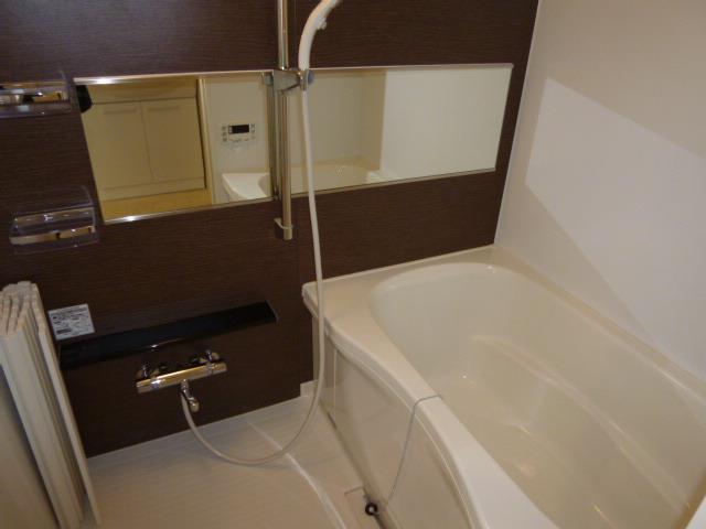 バス・シャワールーム　浴室乾燥・追焚付！