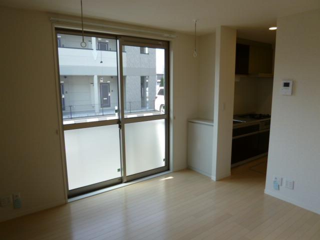 バルコニー　室内物干し付き！