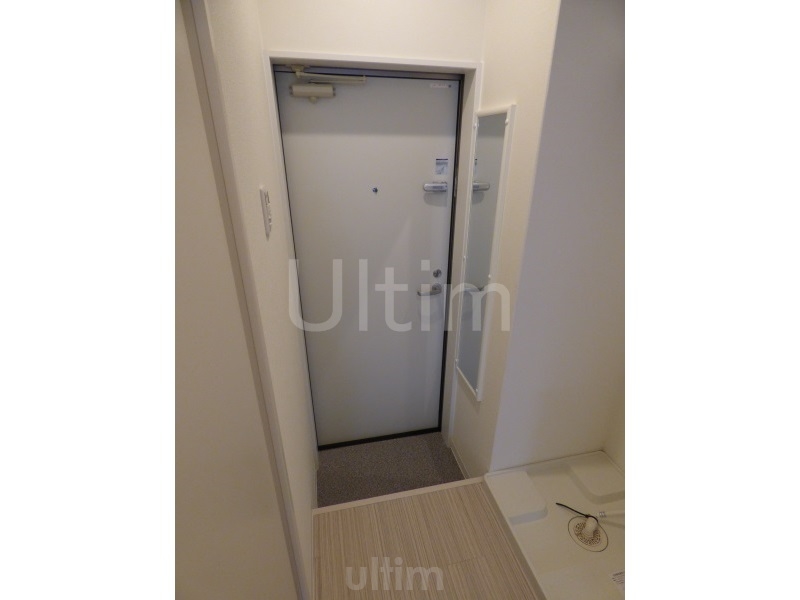 玄関　※別のお部屋の写真です