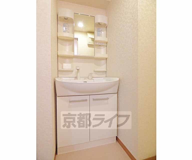 洗面設備　独立洗面台です。