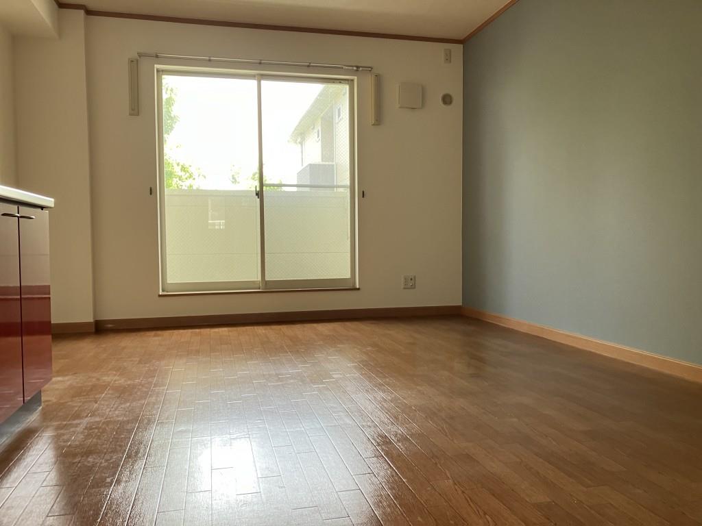 居室・リビング　※写真は同物件反転タイプ別室のものです