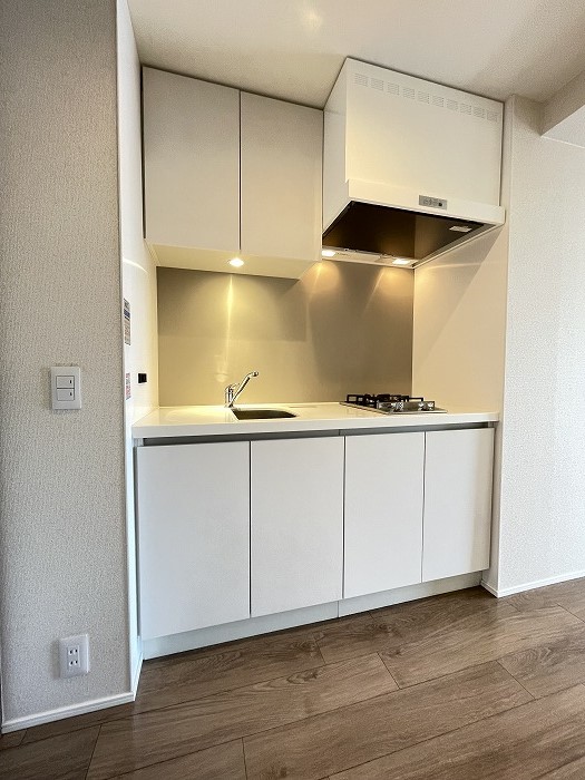 キッチン　※写真は類似間取り別部屋。色味等異なる場合があります。