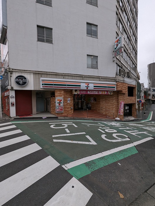 コンビニ　セブンイレブン豊島南大塚1丁目店（コンビニ）まで68m