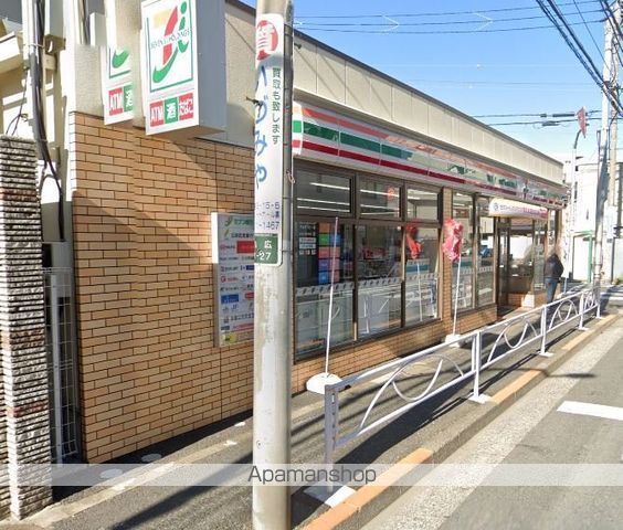 コンビニ　セブンイレブン（コンビニ）まで621m