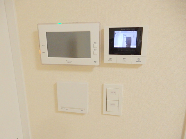 セキュリティ　ＴＶモニターホン・床暖房・太陽光