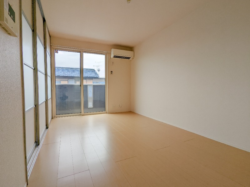 居室・リビング　図面と現状に相違がある場合には現状を優先