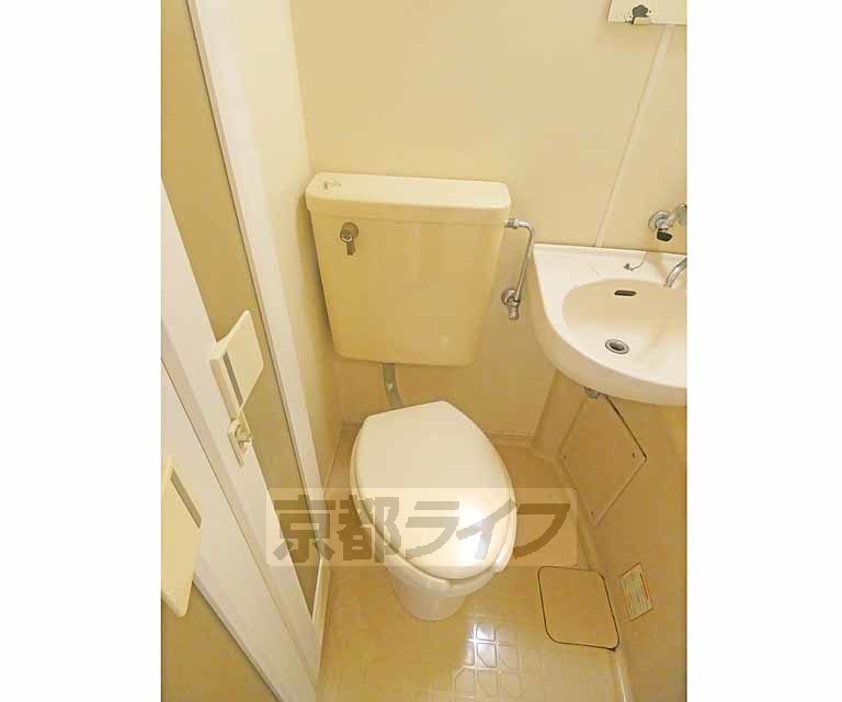 トイレ　清潔感あるトイレです。