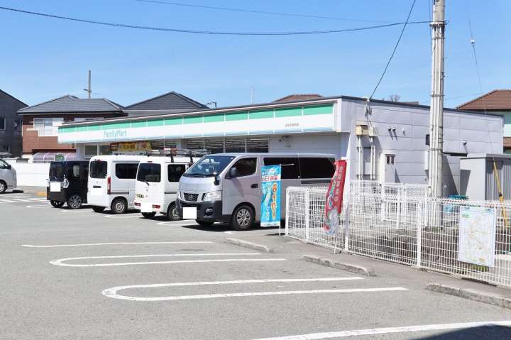 コンビニ　ファミリーマート法花大谷町店（コンビニ）まで408m