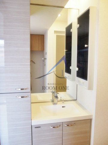 洗面設備　独立洗面台です。