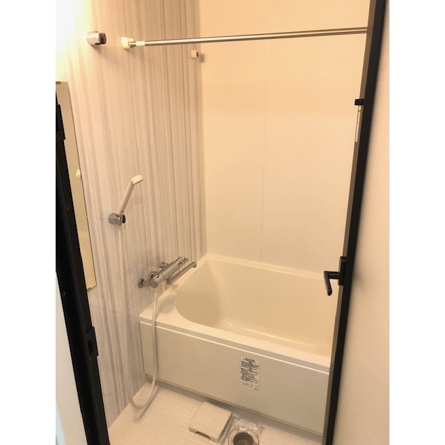 バス・シャワールーム　浴室乾燥機能付き