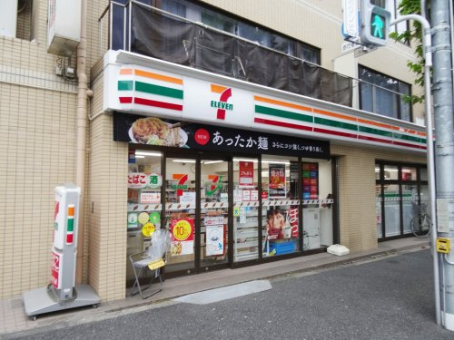 コンビニ　セブンイレブン文京関口1丁目店（コンビニ）まで85m