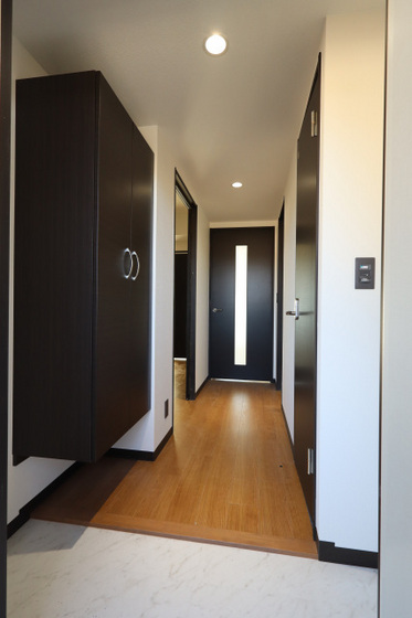 玄関　※別部屋の写真です